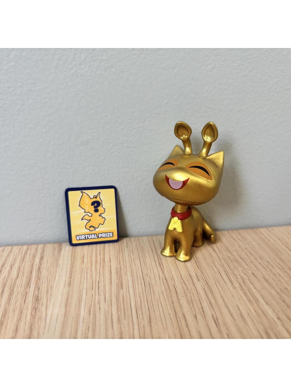 Neopets Gold Aisha Mini Figure with Game Code - Rare